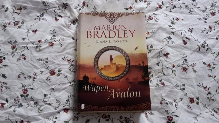 Marion Bradley/Diana L. Paxson - Wapen van Avalon