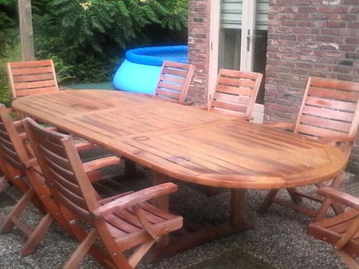 mooie wicker tuinset met ronde tafel en 4 stoelen Tweedehands en