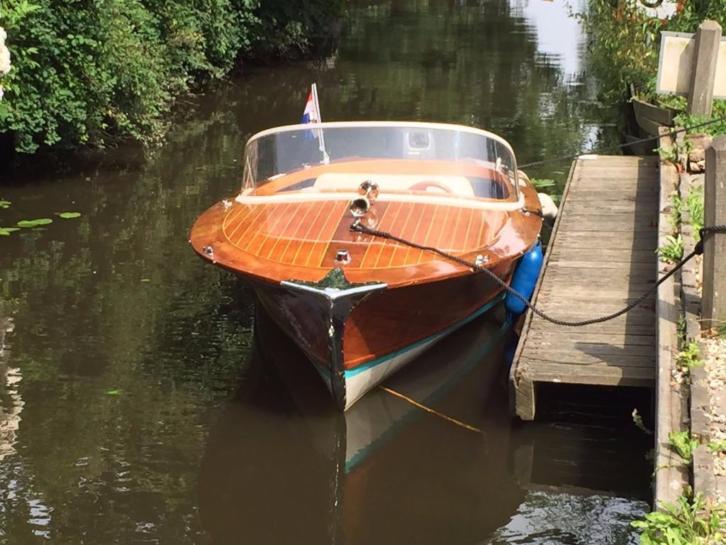 mahonie houten speedboot(riva) 2dehandsnederland.nl, gratis