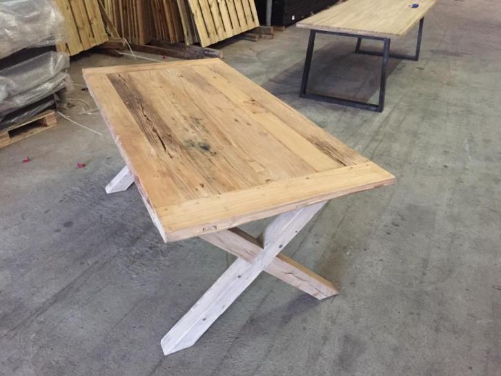 Nieuwe teak houten tafel showroom model koopje