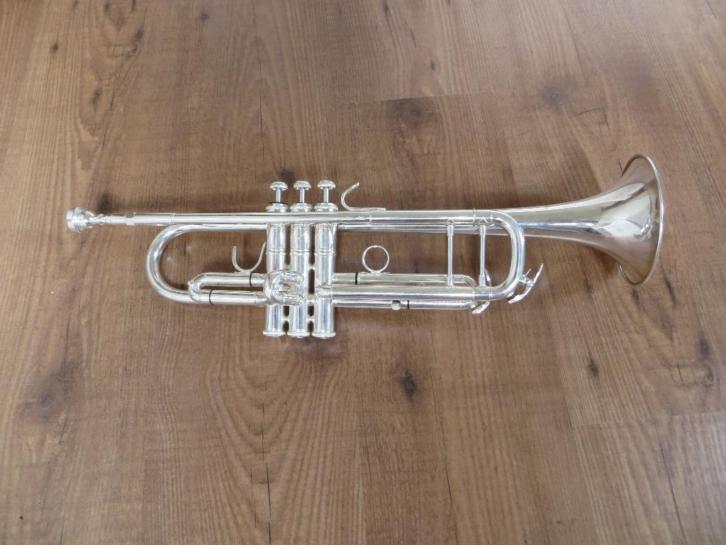 Trompet Takuma TR8330S verzilverd model Bach