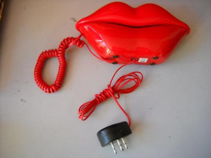Unknown designer - design phone after Salvador Dali.