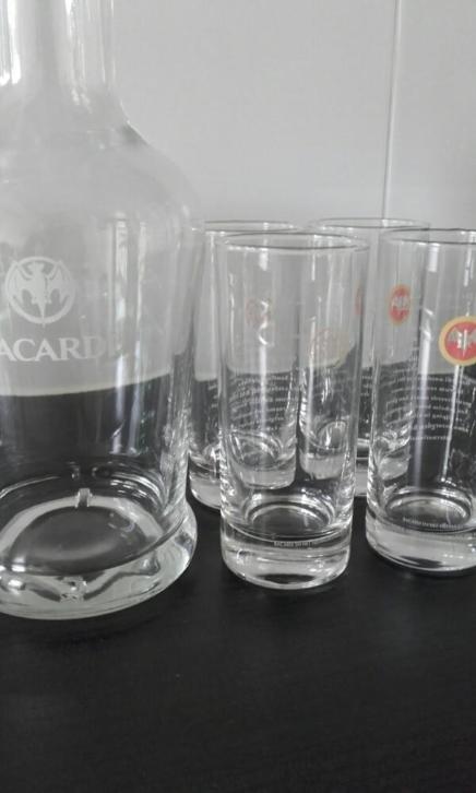 Bacardi glazen met karaf en stampers