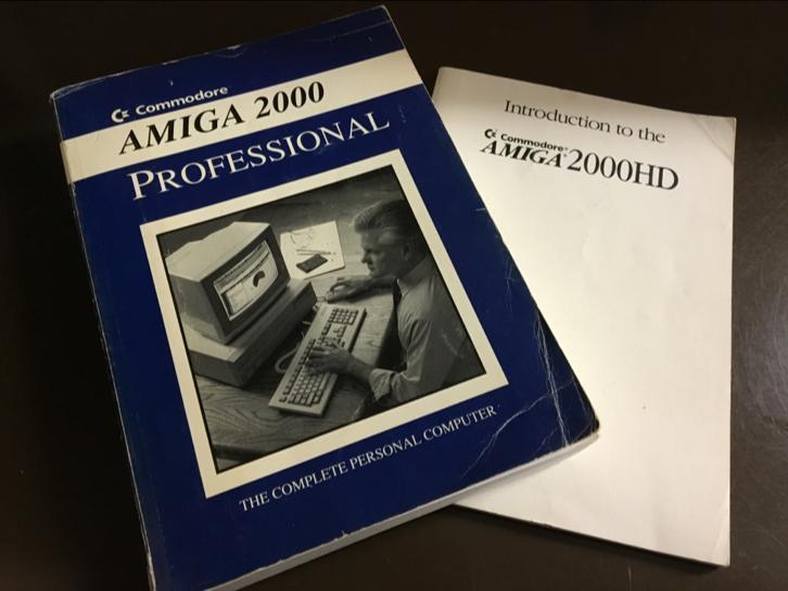 Amiga 2000 Boeken (2 stuks)