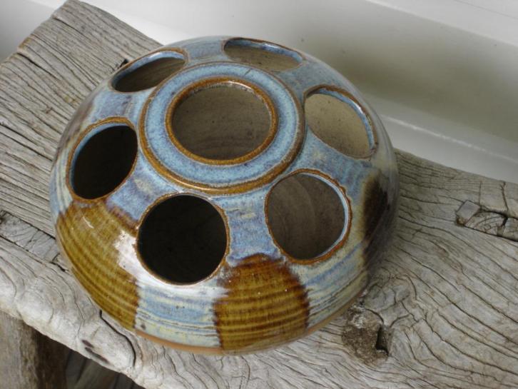 Vintage crocus pot [ studio pottery ]