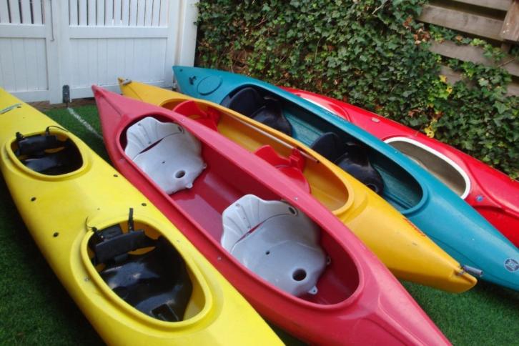 Kano kayak gebruikte 1-2 persoons en canadese (moeten weg)