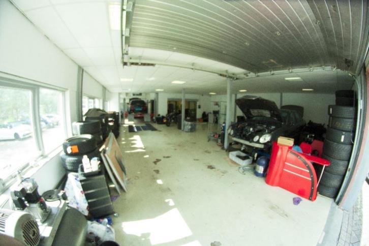 Instap klare garage met showroom ter overname in Utrecht.