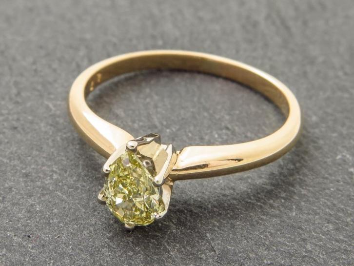 14k. geelgouden ring met een diamant / 0.48ct & IGI Certifc.