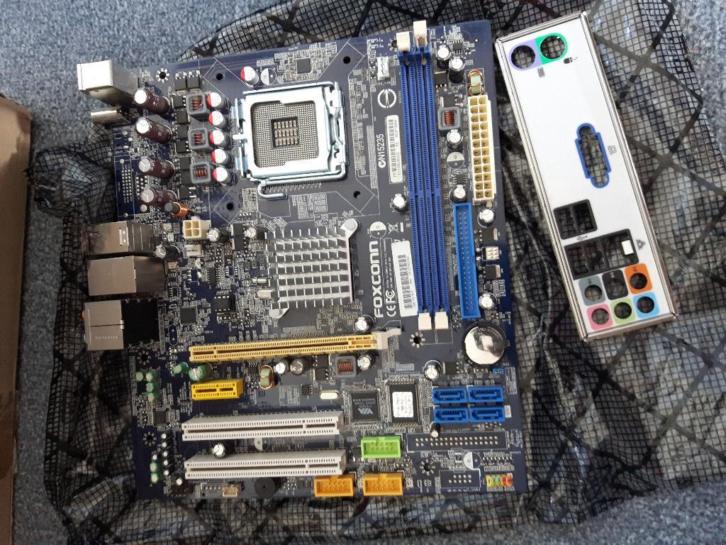 Mobo Foxconn G31MXP S775 + Backplate + Dualcore CPU 1608