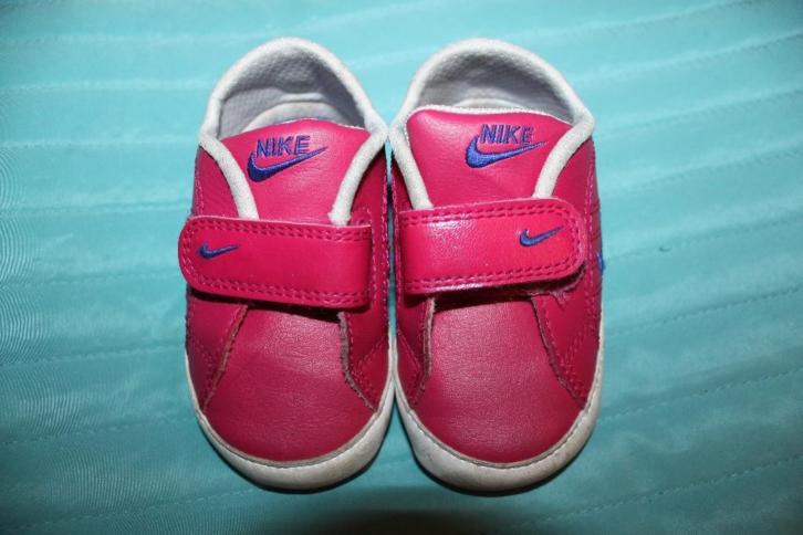 baby Nike schoenen maat 19.5