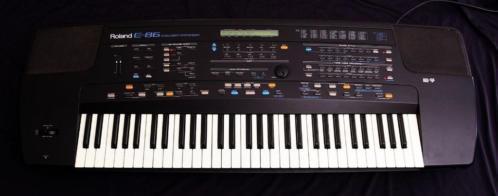 keyboard/synthesizer Roland E-86 met standaard