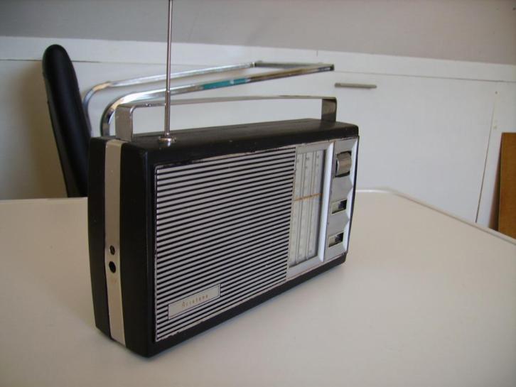 Aristona radio type 6329T.