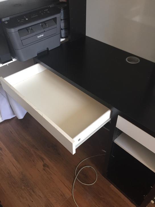 Micke computer tafel van Ikea