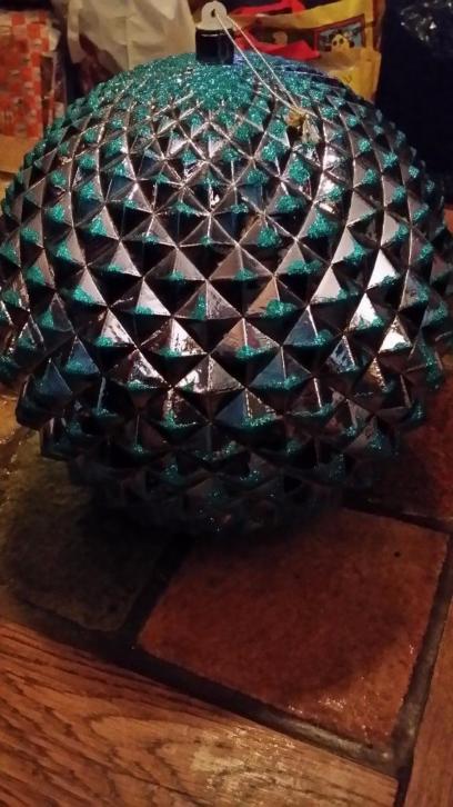 Grote blauwgroene kerstbal 30cm doorsnede