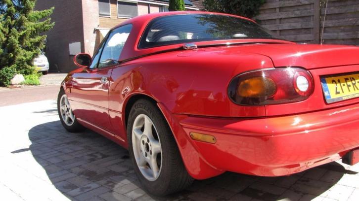 Mazda MX5 1.6 | 1995 Rood | met HardTop