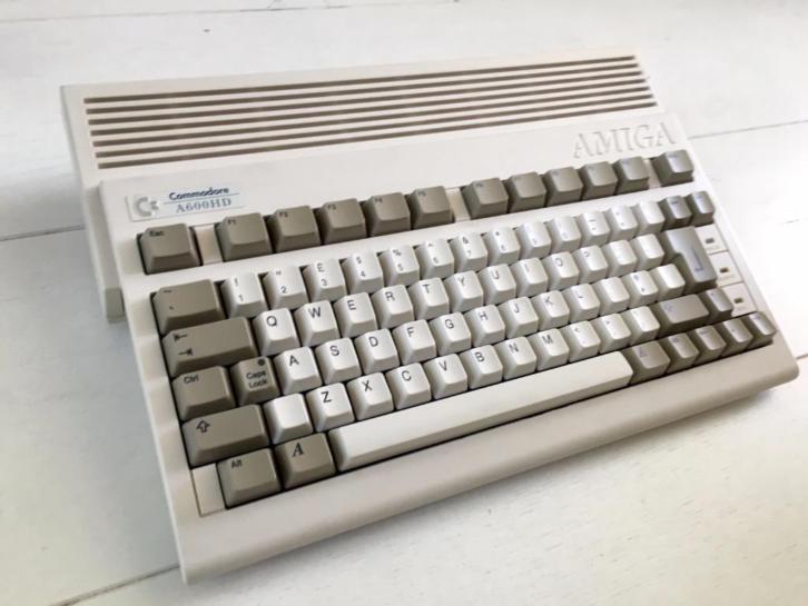 Commodore Amiga A600 HD *Mooi Wit* - EXTRA Compleet -