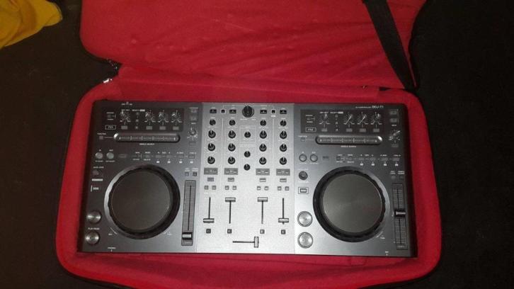 Pioneer DDJ-T1 DJ set