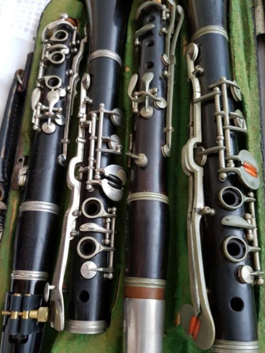 2x Bes klarinet met koffer 100% in orde met pezo microfoon