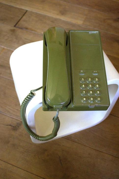 telefoon groen vintage retro plusmin.1990, functioneert nog!