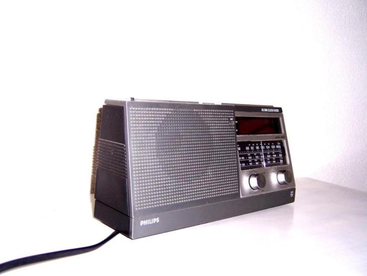 Vintage Philips clockradio [N379.0443K]