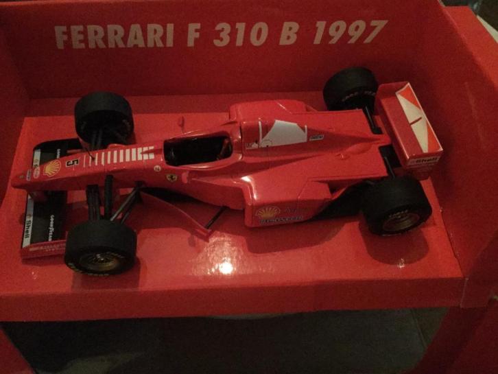 3 x Michael Schumacher Ferrari 1:18