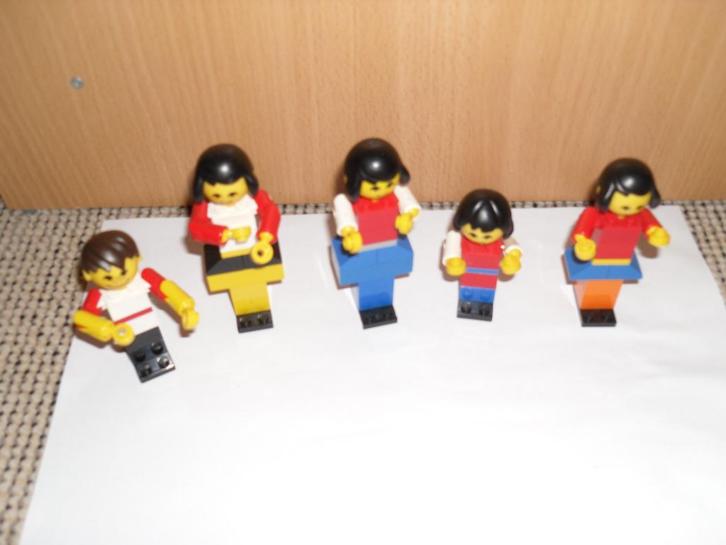 Lego vintage poppetjes Big Familie uit 1974;5 stuks