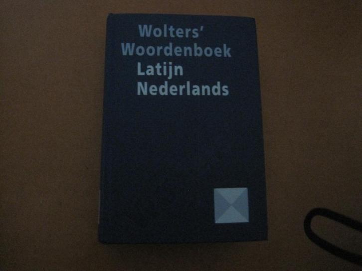 woordenboek Latijn/ Nederlands Wolters