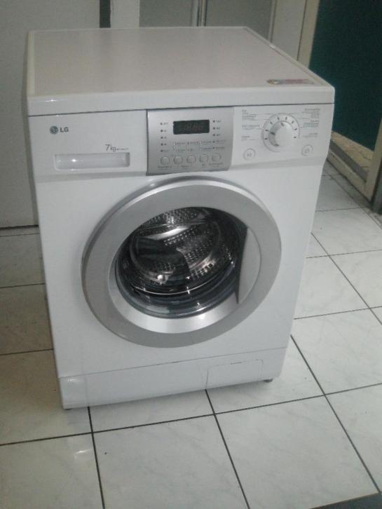 Mooie en jonge LG wasmachine 1300 toeren 7 kg bezorgen kan