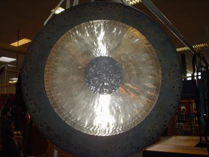 Chinese gong.70 cm doorsnede. inclusief klopper. "399 euro"