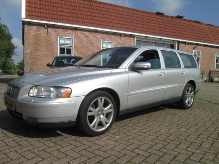 Volvo V70 2.4 D5 EDITION II (bj 2006, automaat)