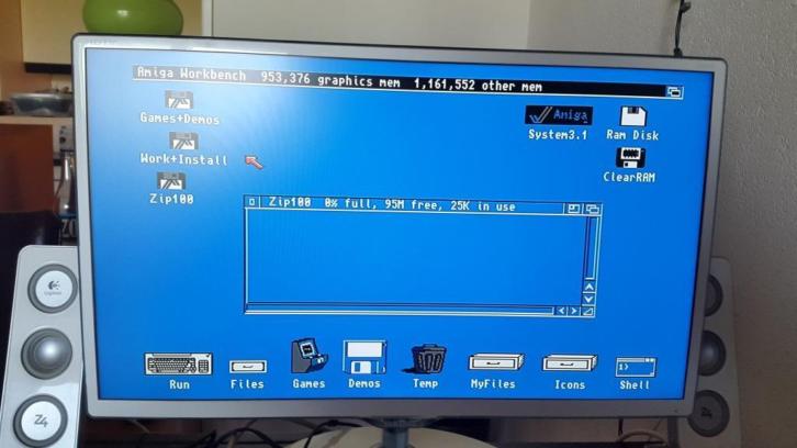 Amiga A590 Harddisk met 2mb fast + 36gb HDD + Scsi Zip