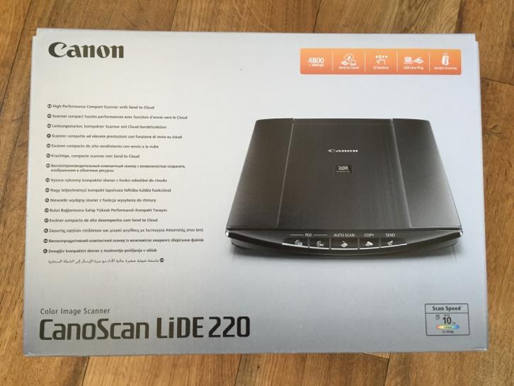 Canon CanoScan LiDE 220 scanner