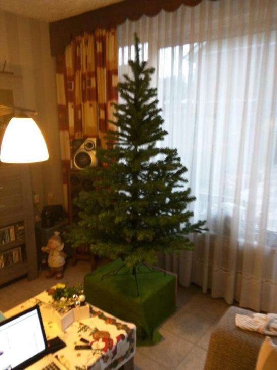 Kunst-kerstboom 1.80 hoog met 2 pakken lampjes