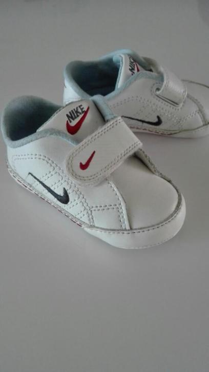 Nike babyschoentjes maat 18,5