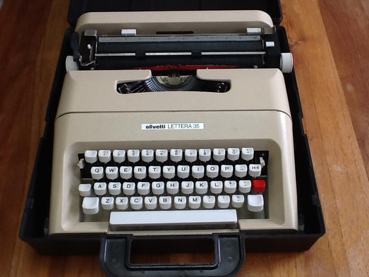 Typemachine Olivetti Lettera 35