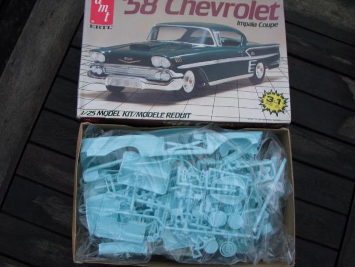 ERTL Modelbouwpakket Chevrolet Impala