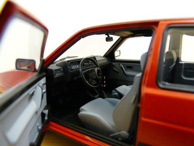 VW volkswagen Golf CL mk2 1994 3 drs. tornado rood norev !!