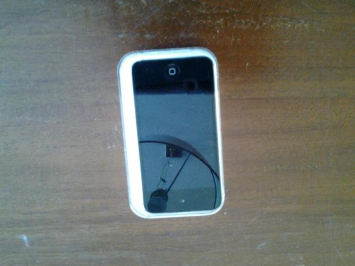 iPod Touch te koop met hoesjes