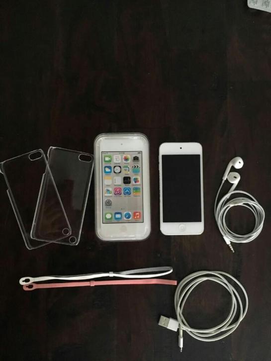 iPod Touch 5 zilver incl. accessoires