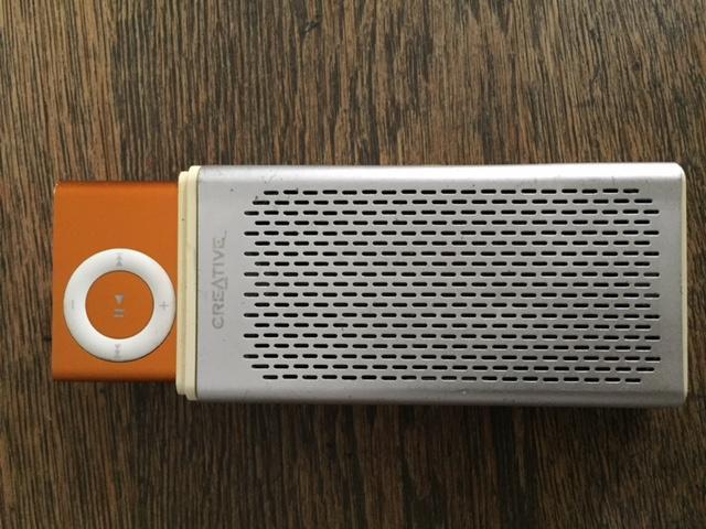 Apple iPod Nano Shuffle 2Gb (oranje) met Creative-box