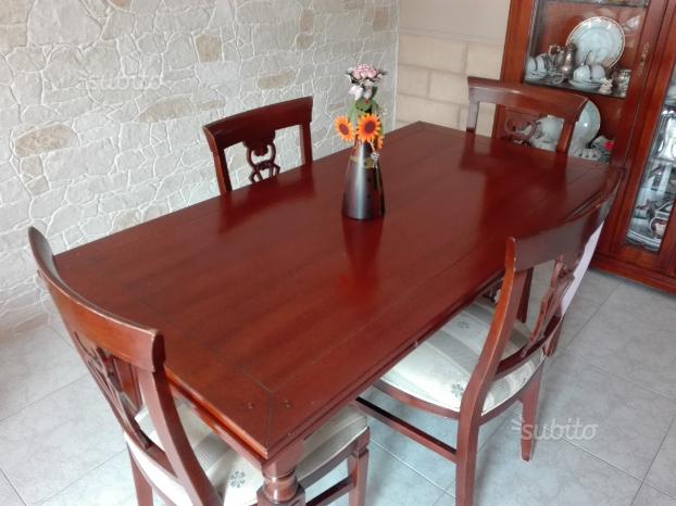 Tavolo color ciliegio con 4 sedie - 1